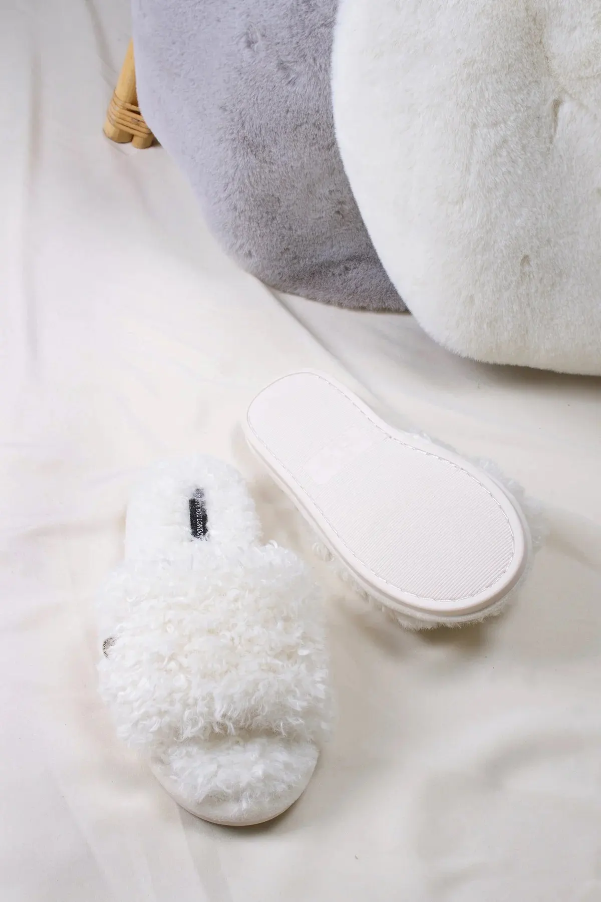 Капці домашні vanilla Candy Pretty You London