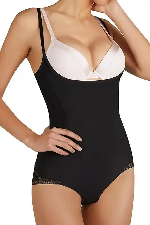 Грація корегуюча Body-up reductor negro 19627 Ysabel Mora, Іспанія